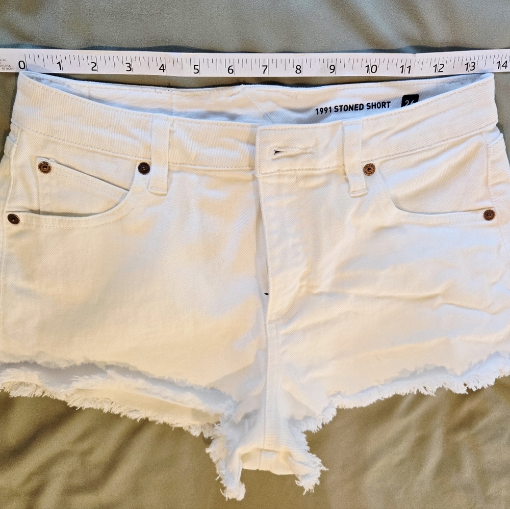 Women's Volcom White Denim Shorts Size 26